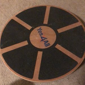 Balance board and soft fitness die